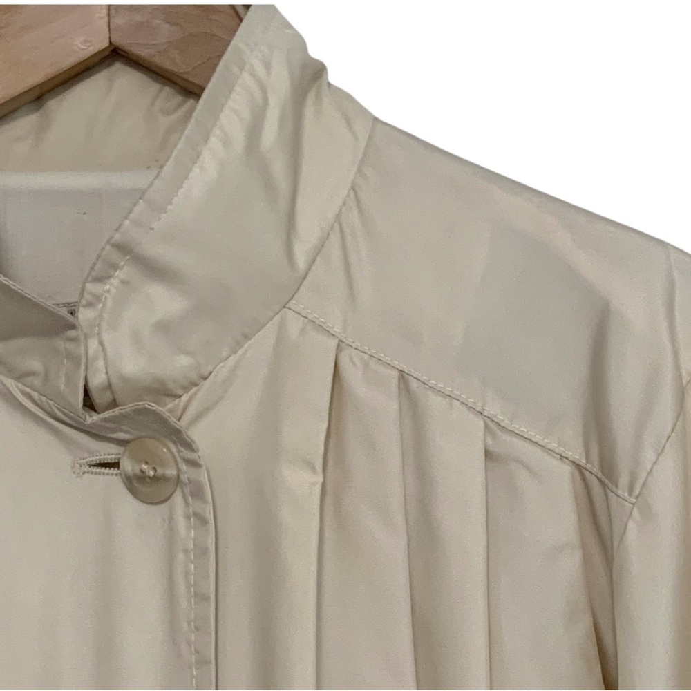 Vintage 80’s London Fog Nylon Rain Coat In Cream - Picture 5 of 14